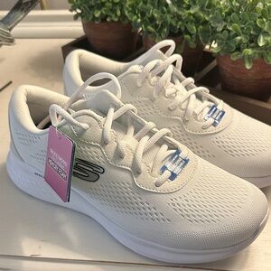 Nwts Skechers Air Cooled Memory Foam Walking shoes Sneakers 8